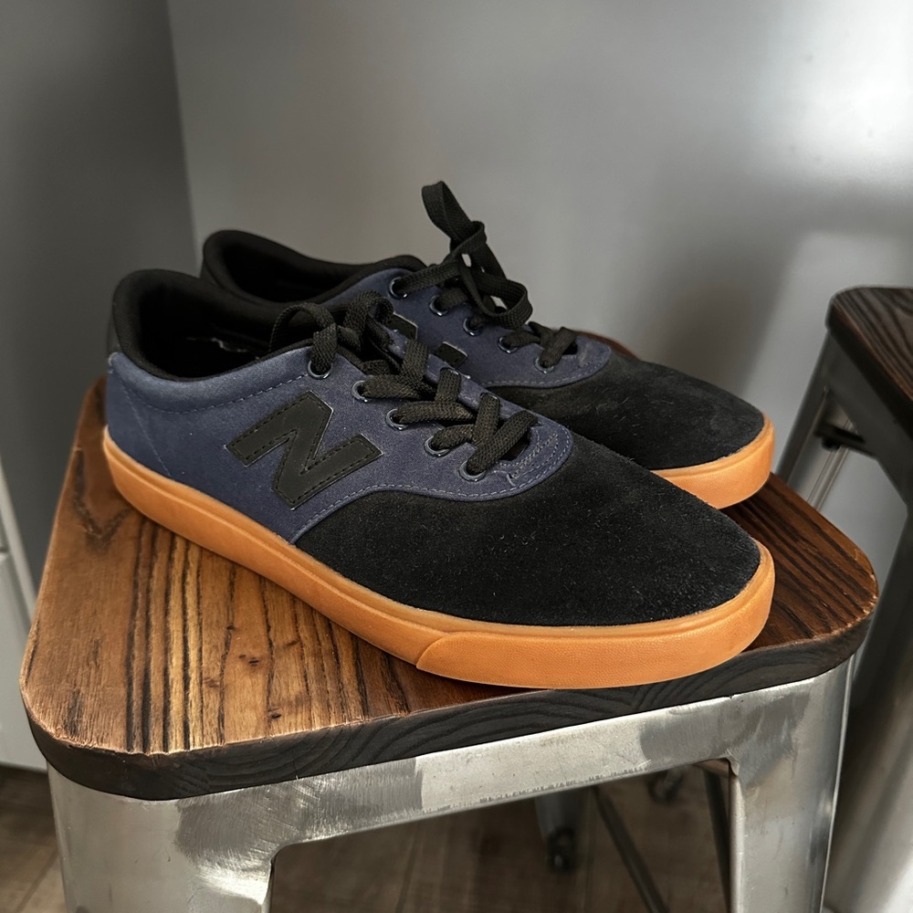 Men’s New Balance shoes size 8.5